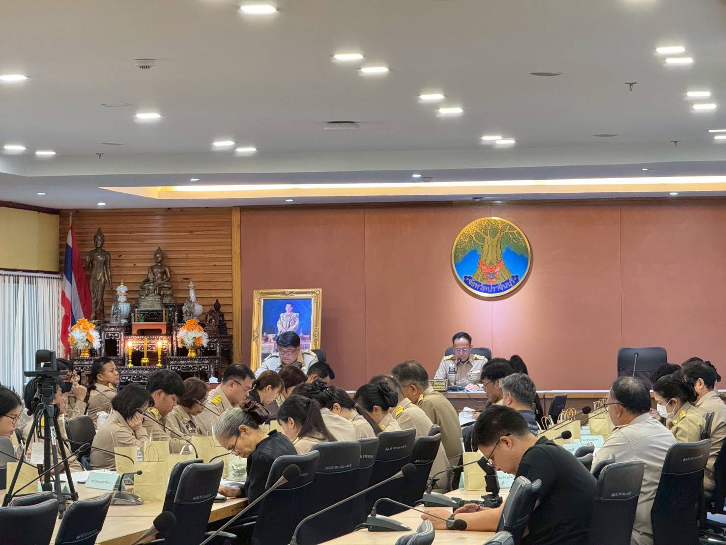 title - วันที่ 15 ธันวาคม 2568 นายวิทูล ประดิษฐบุญ  ปฏิรูปที่ดินจังหวัดปราจีนบุรี มอบหมายให้ เจ้าหน้าที่ ส.ป.ก.ปราจีนบุรี เข้าร่วมประชุม คณะกรรมการประสานงานการขับเคลื่อน และขยายผลโครงการอันเนื่องมาจากพระราชดำริ และหลักปรัชญาของเศรษฐกิจพอเพียง  จังหวัดปราจีนบุรี ครั้งที่ 3/2568